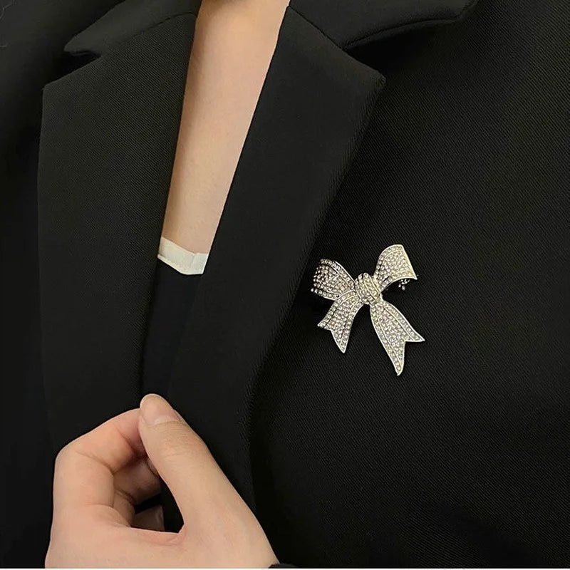 Fashion retro alloy big brooch bow pin temperament versatile clothing for women jewelry hot sale