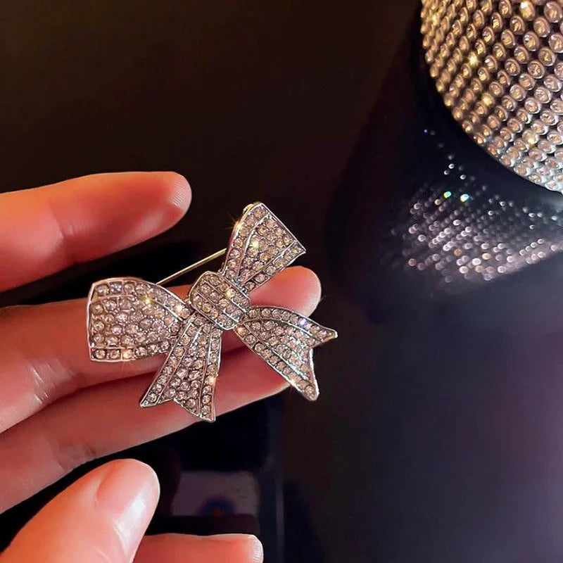 Fashion retro alloy big brooch bow pin temperament versatile clothing for women jewelry hot sale